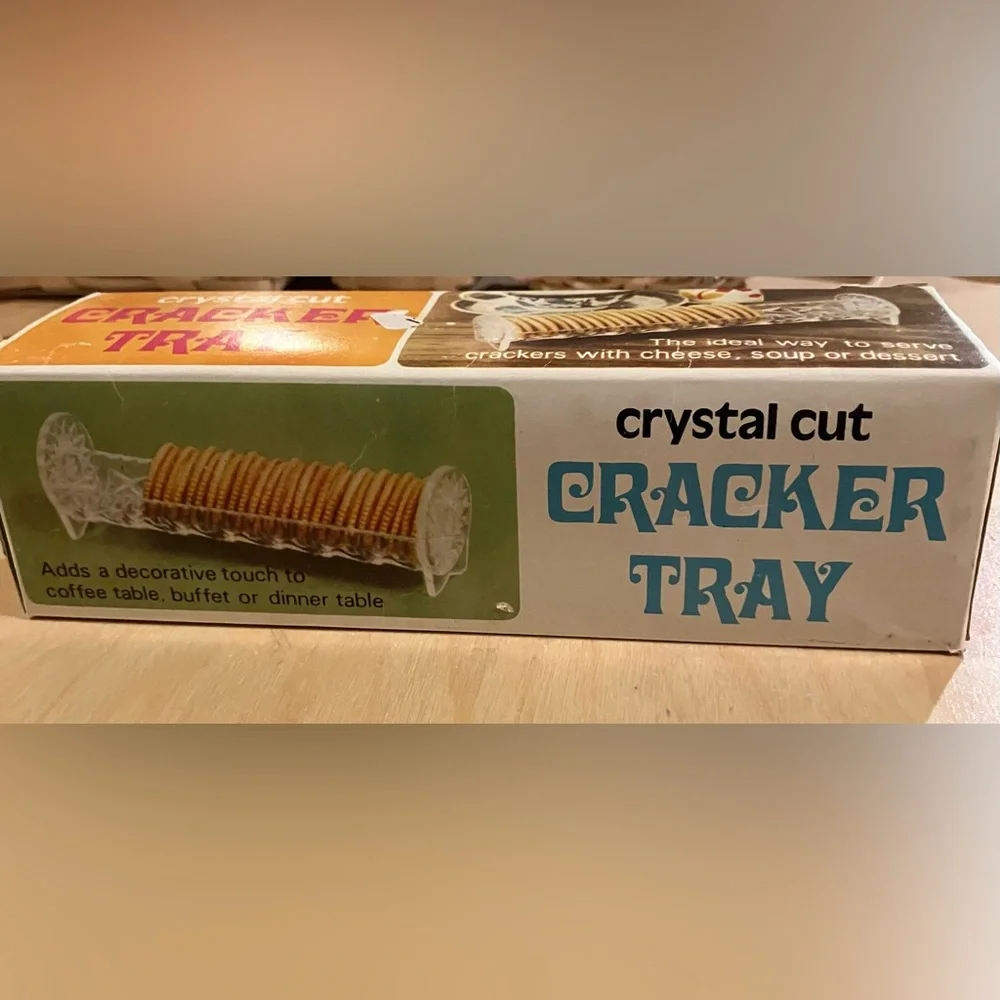 EUC Vintage Crystal Crackers Tray with original box